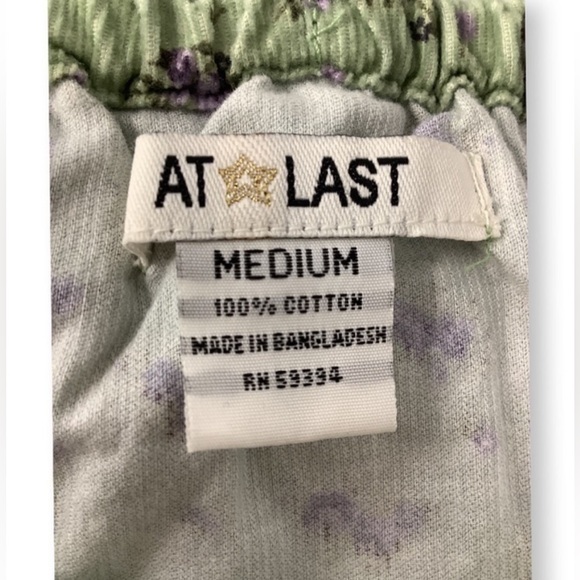 NWT At Last Floral Ruffle Waist Tie Skirt
Size: M - Picture 4 of 4